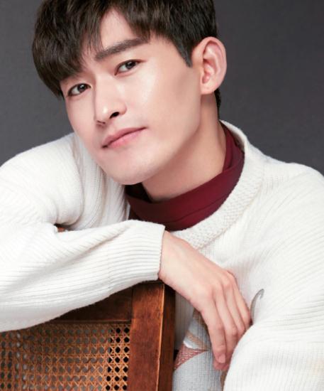 娱乐圈吃瓜张翰是谁呀,揭秘张翰的吃瓜之路